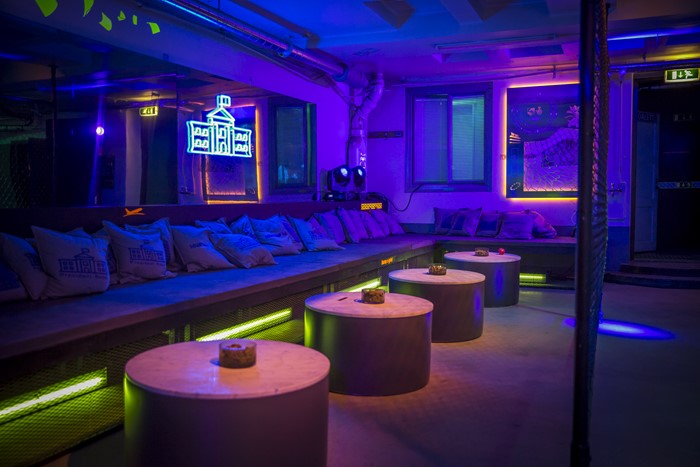 Absolut_Art_Bar_President_Room_av_Ilja_Karilampi_02